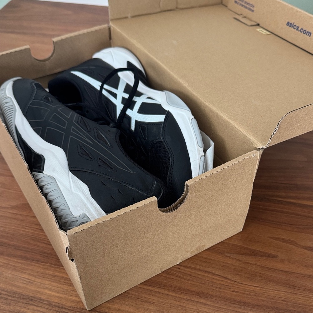 ASICS Men's Black and White Athletic Shoes